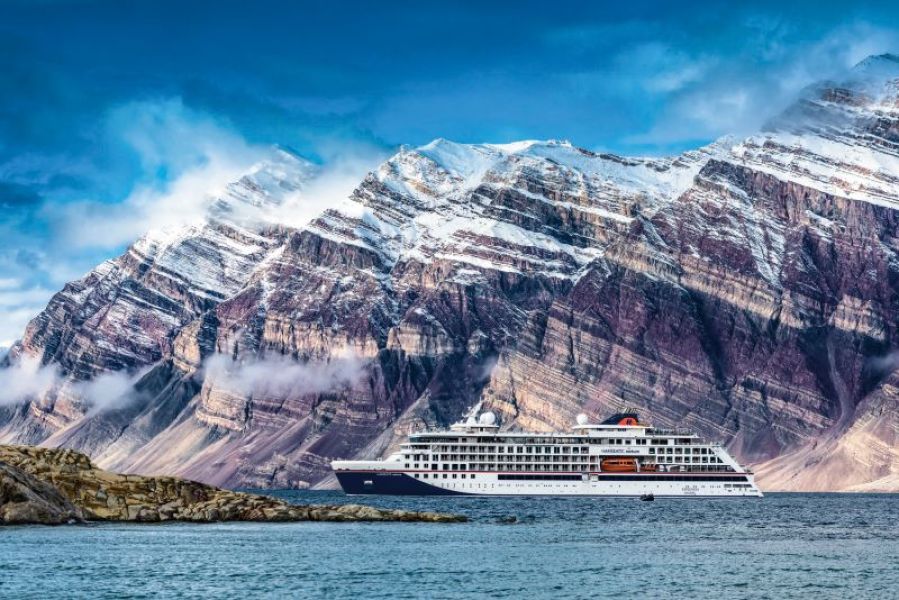 images/Cruise/Hapag%20Lloyd/ROUTE%2003%20-%20INS2413/NAT_Arktis_2.jpg#joomlaImage://local-images/Cruise/Hapag Lloyd/ROUTE 03 - INS2413/NAT_Arktis_2.jpg?width=800&height=534