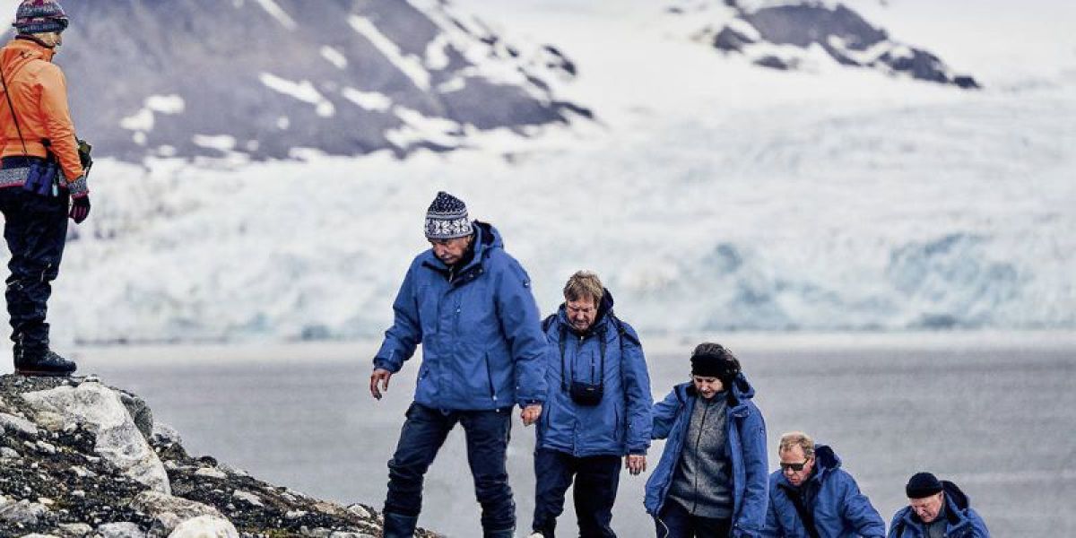 images/Cruise/Hapag%20Lloyd/ROUTE%2003%20-%20INS2413/6.%20wandelen.jpg#joomlaImage://local-images/Cruise/Hapag Lloyd/ROUTE 03 - INS2413/6. wandelen.jpg?width=800&height=400