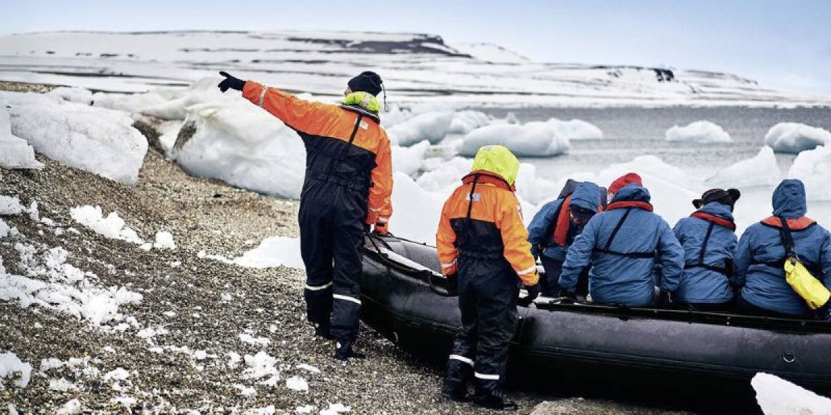 images/Cruise/Hapag%20Lloyd/ROUTE%2003%20-%20INS2413/4.%20Landing%20zodiac.jpg#joomlaImage://local-images/Cruise/Hapag Lloyd/ROUTE 03 - INS2413/4. Landing zodiac.jpg?width=800&height=400
