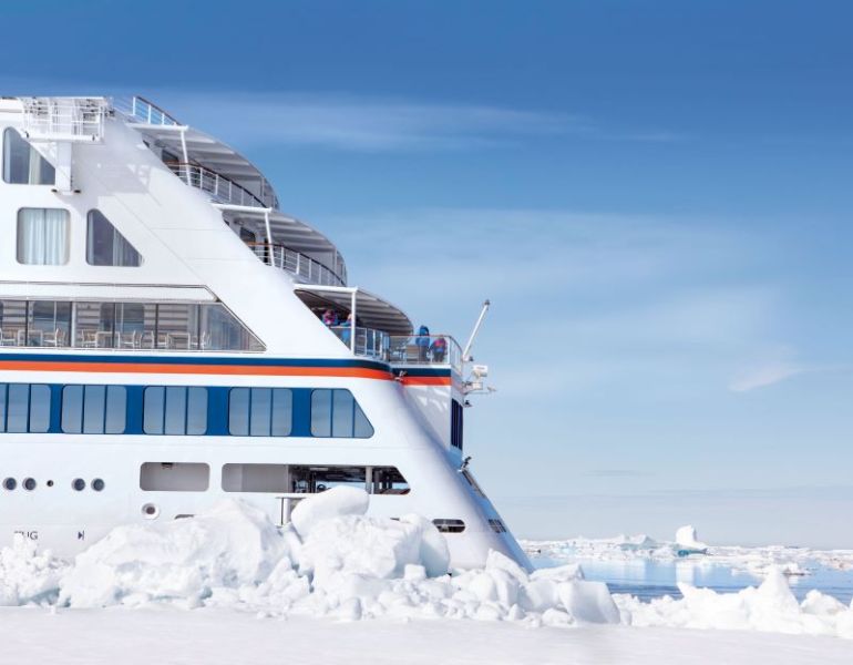 images/Cruise/Hapag%20Lloyd/ROUTE%2002%20-%20INS2412/NAT_INS_SPI_Eis.jpg#joomlaImage://local-images/Cruise/Hapag Lloyd/ROUTE 02 - INS2412/NAT_INS_SPI_Eis.jpg?width=800&height=623